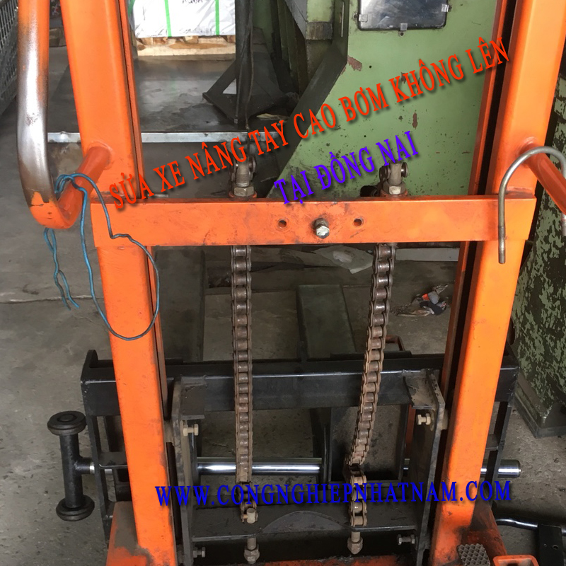 Hình ảnh sửa xe nâng tay cao tại Đồng Nai
