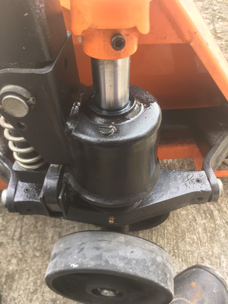 Sửa xe nâng tay Ichimes bơm không lên