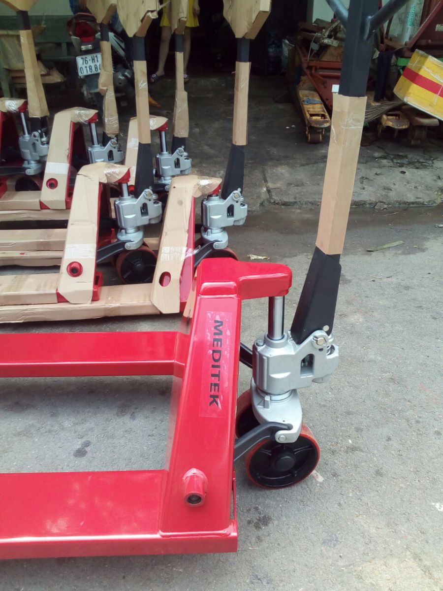 Xe nâng tay Meditek lắp bơm thủy lực AC