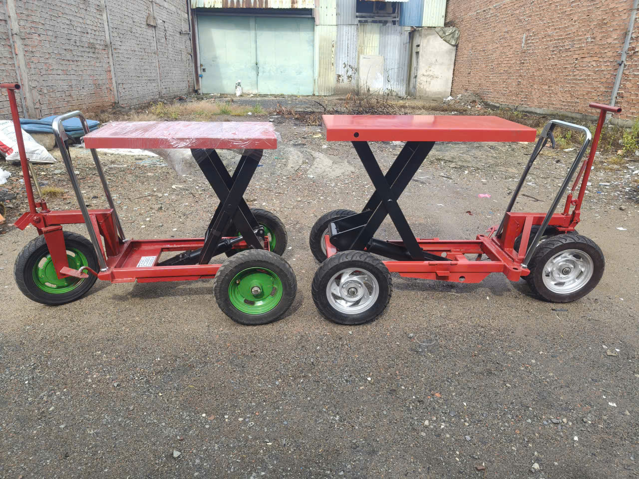 Xe nâng chậu sử dụng bánh hơi xe tay ga