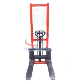 7 điều bạn nên chọn xe nâng tay cao HS1016 để nâng kiện hàng 1 tấn