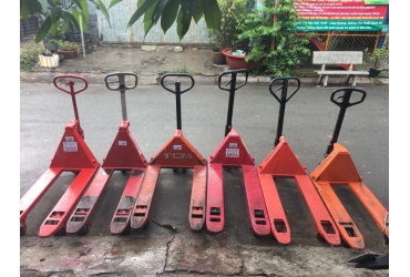 SAO PHẢI MUA XE NÂNG TAY CŨ NHẬT KHI XE NÂNG MỚI CŨNG BẰNG GIÁ